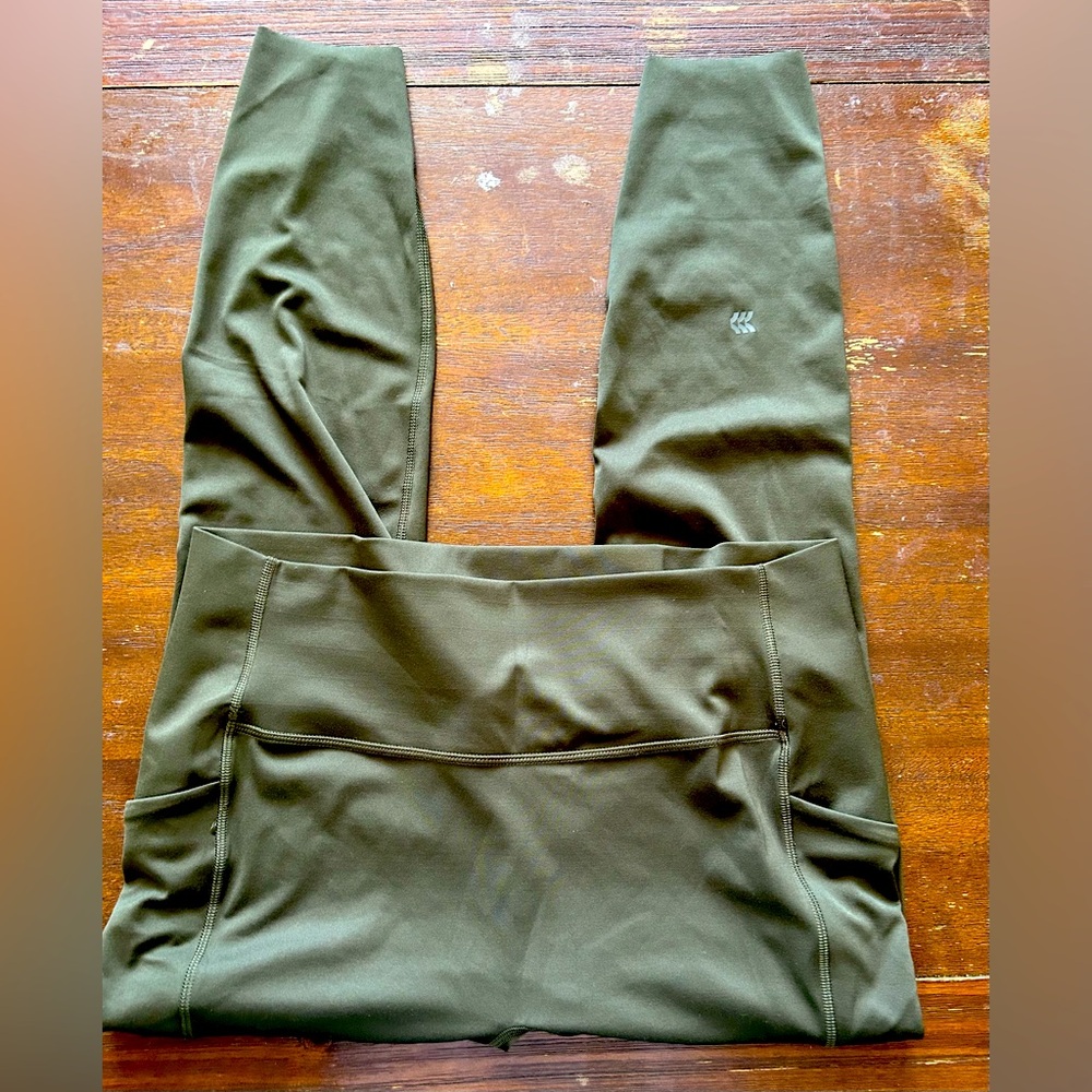 All in motion high/mid-rise leggings with pockets